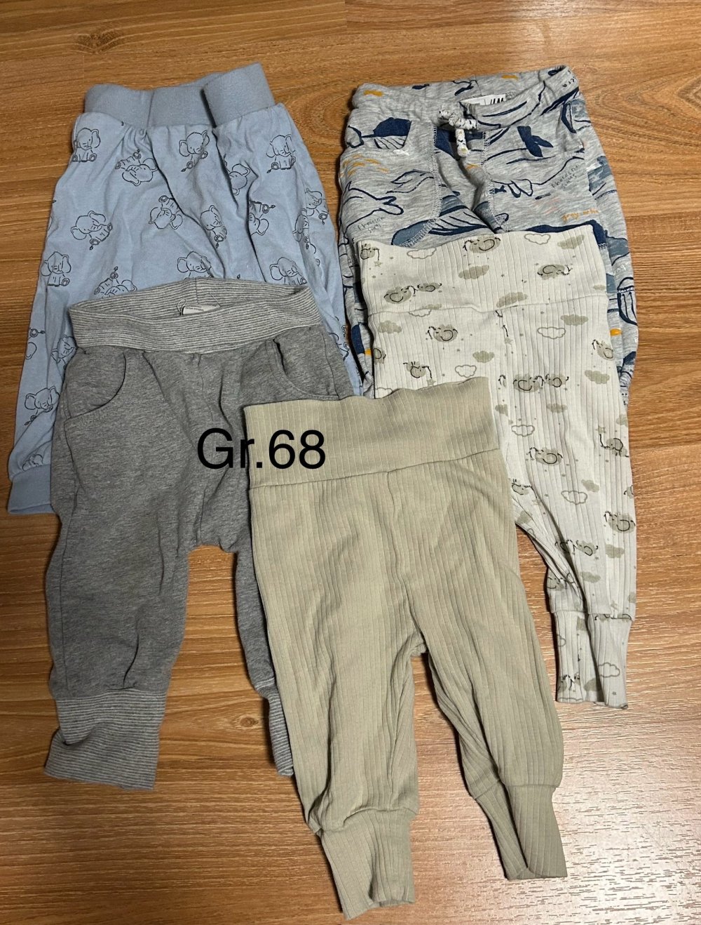 Hosen gr.68