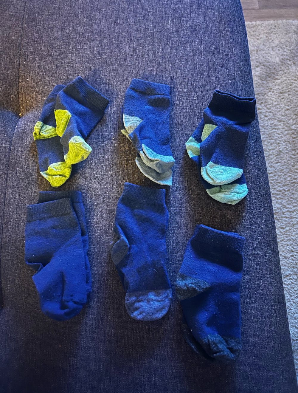 Set aus Socken, Handschuhen und Tüchern