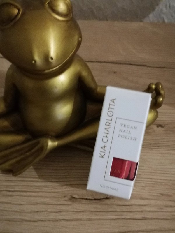 Kia Charlotta Nagellack Farbe No Shame- Cardinal Red