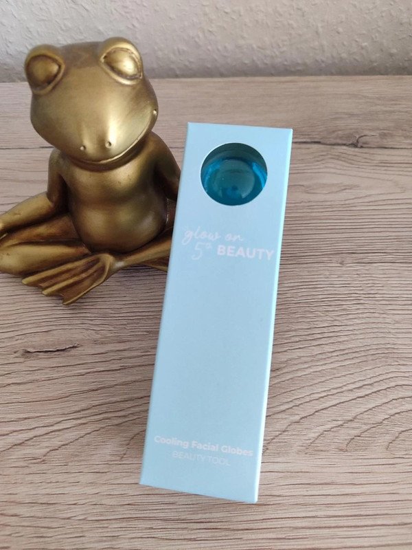 Glow on 5th Beauty Cooling Facial Clobes
