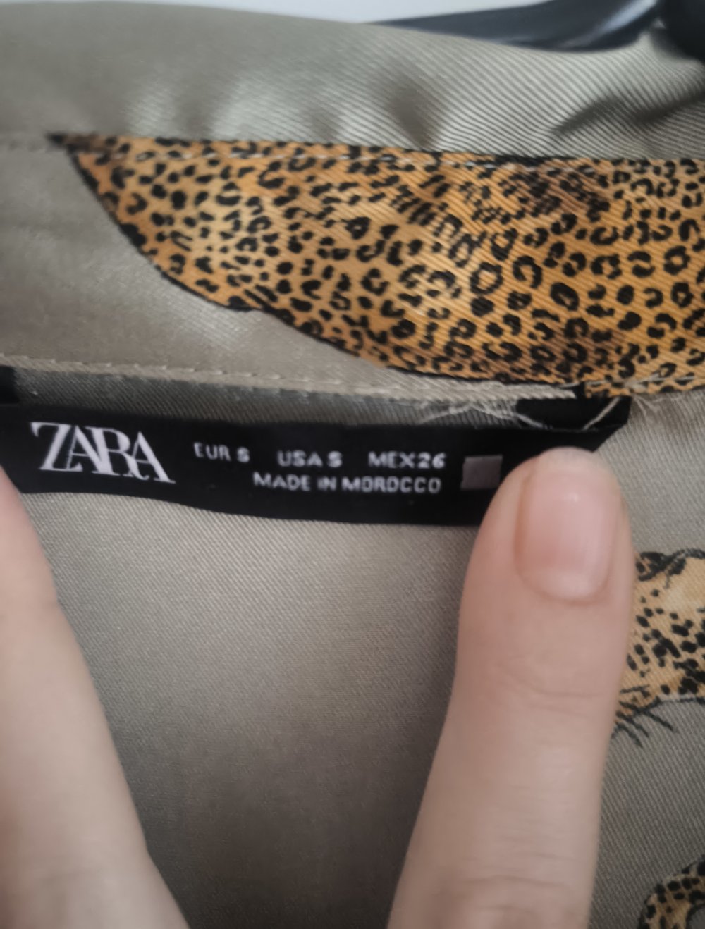 Zara Hemd Langarm Leo Muster Animal print leopard Kaki Gr.S