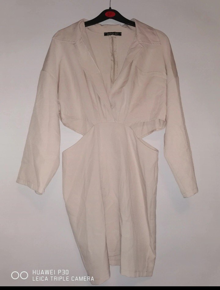 Boohoo Blazerkleid Beige Cut-Out Langarm Gr.M 38