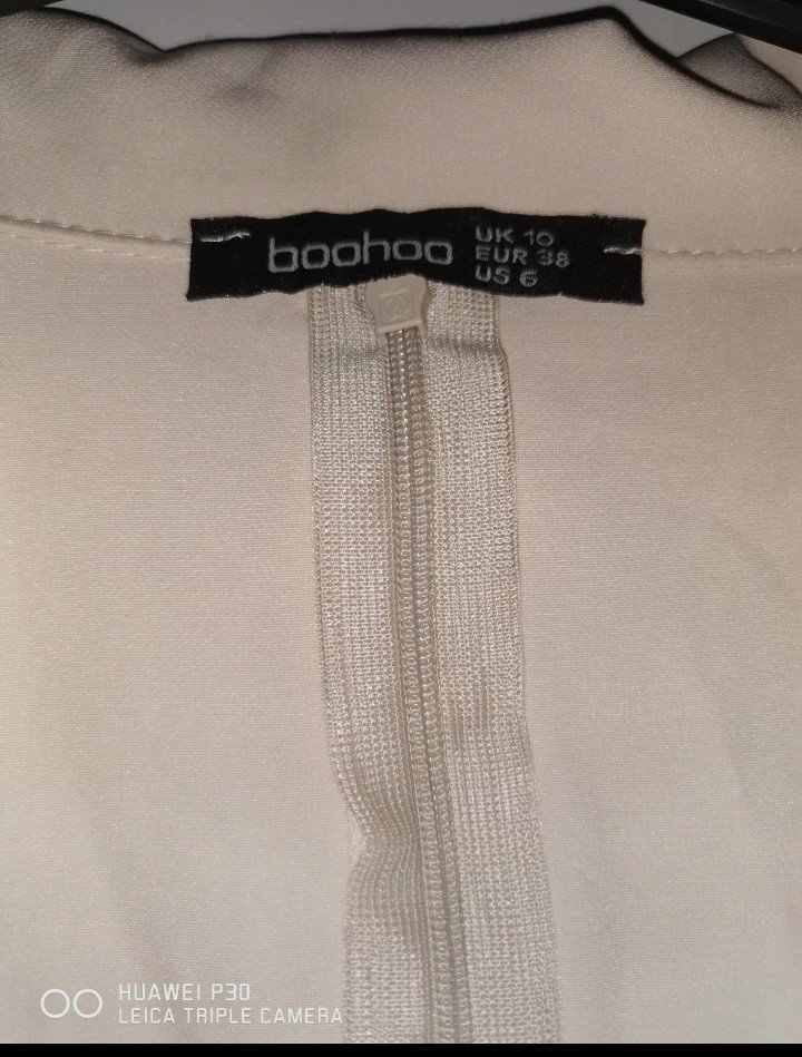 Boohoo Blazerkleid Beige Cut-Out Langarm Gr.M 38