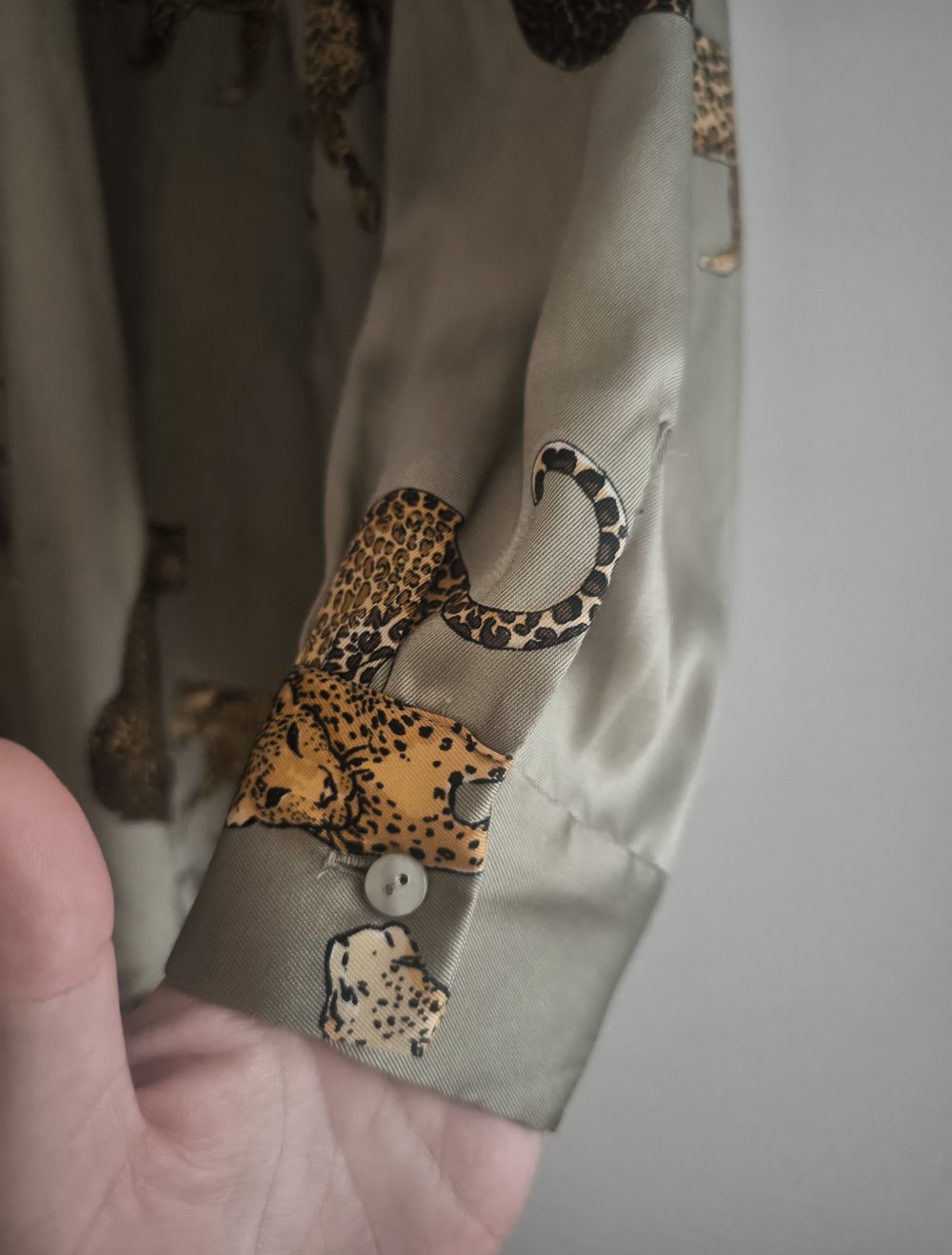 Zara Hemd Langarm Leo Muster Animal print leopard Kaki Gr.S