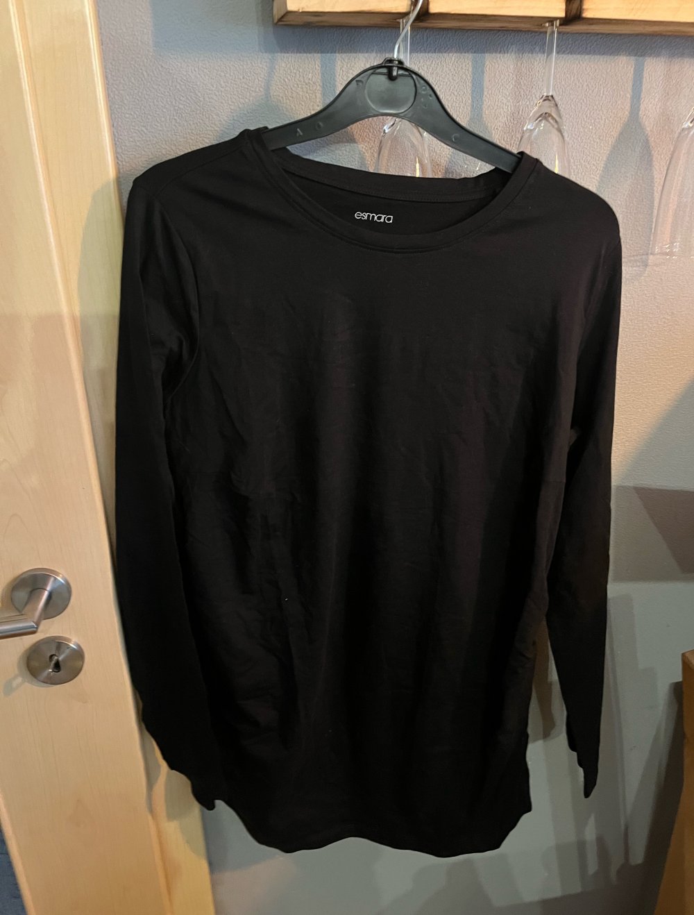 Schwarzer Pulli