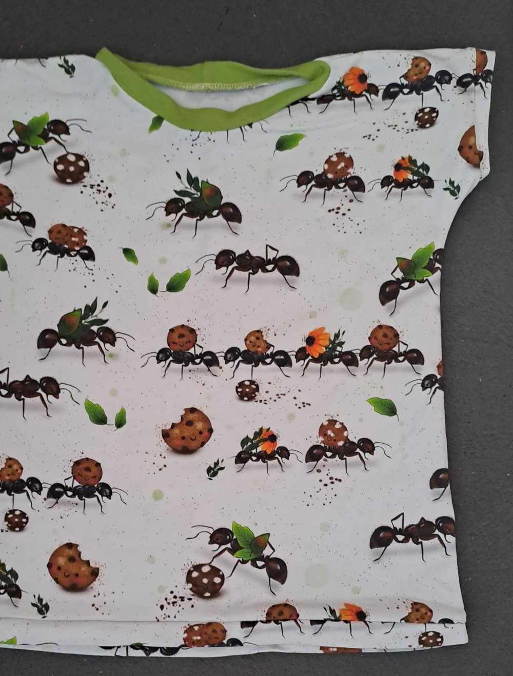 T-Shirt mit Ameisen Motiv - Handmade
