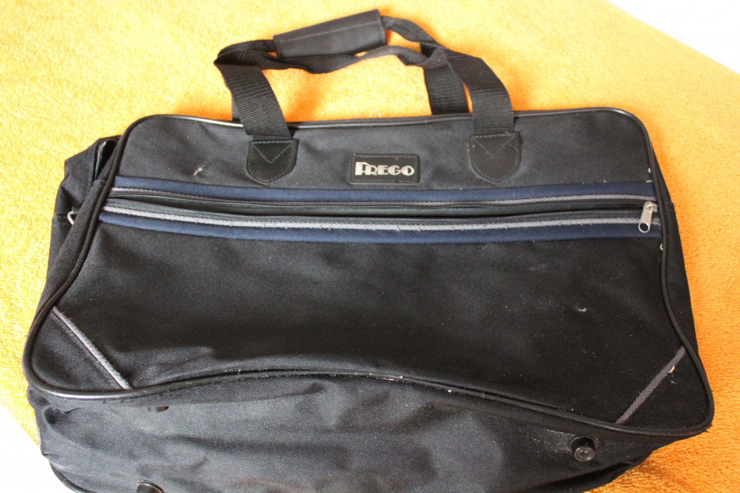 schwarze Reise- oder Aktentasche mit Laptopfach von Prego