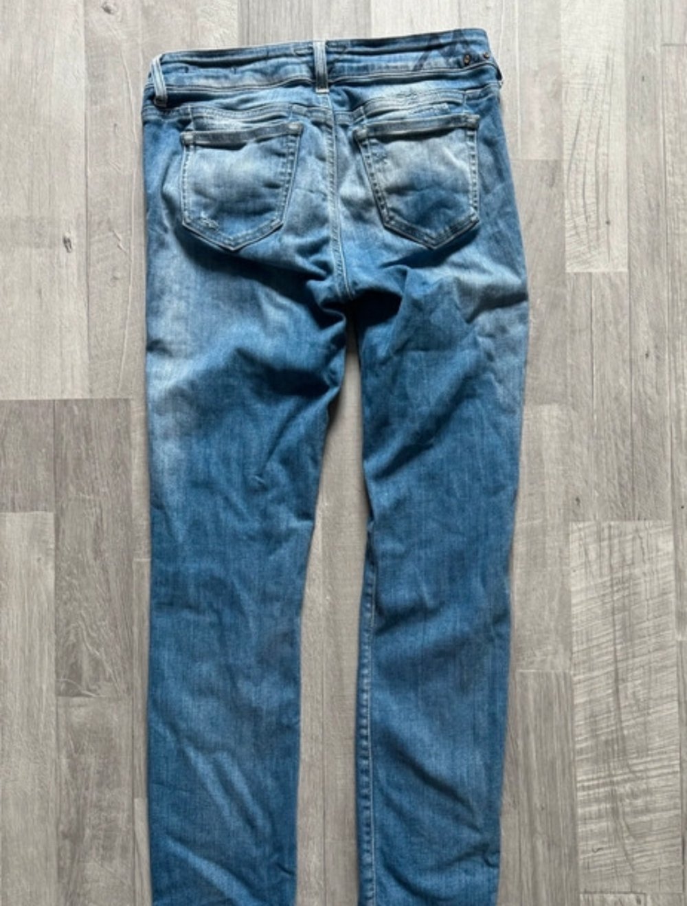 Destroyed Jeans