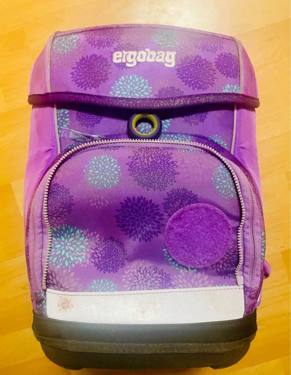 Ergobag cubo Schulranzen-Set Modell SchlittenzauBär Glow Edition