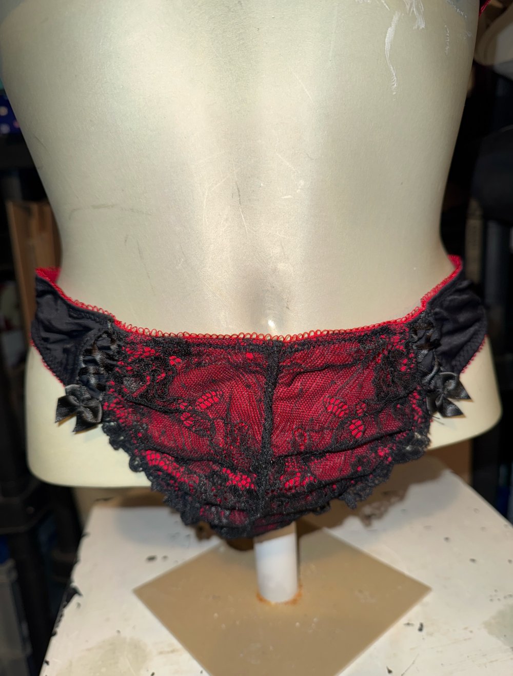 sehr schönes elegantes rot schwarzes spitzen Unterwäsche Set