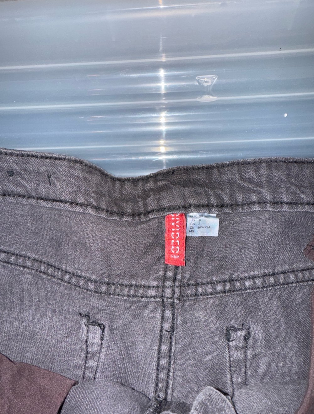 schöne kurze schwarz graue Hot Pan