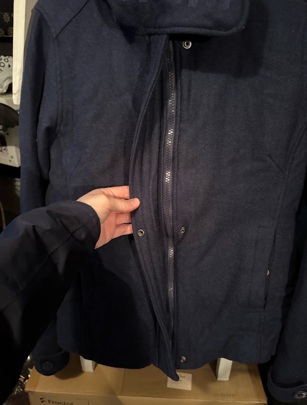 sehr schöne dunkel blaue Stoff Bench Jacke