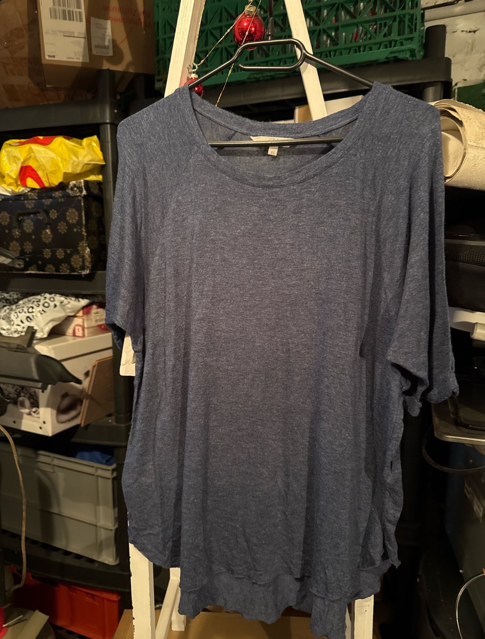 Schönes locker fallendes tshirt