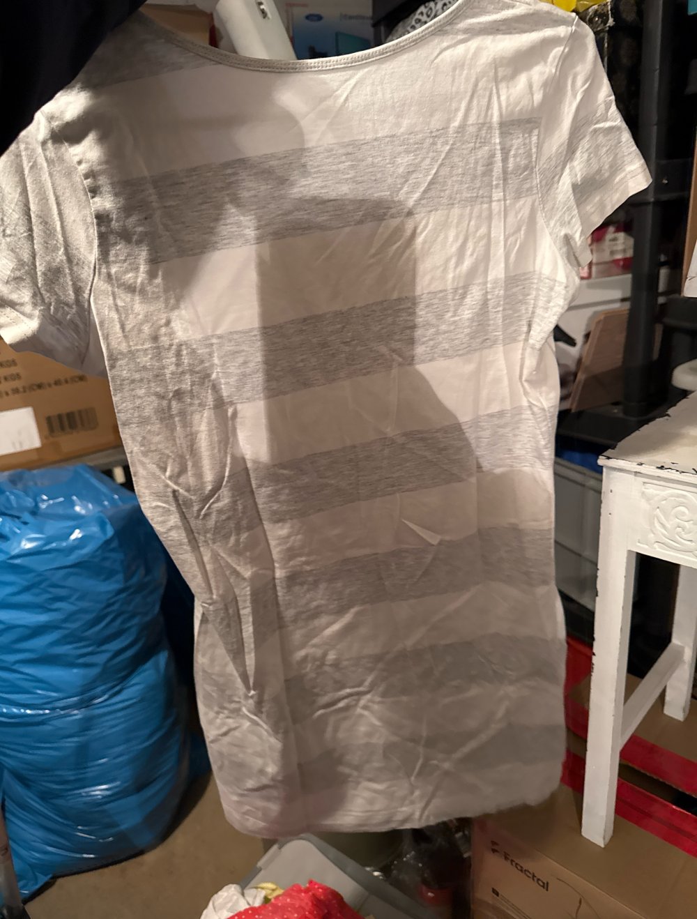 Schönes Long top grau weiß gestreift
