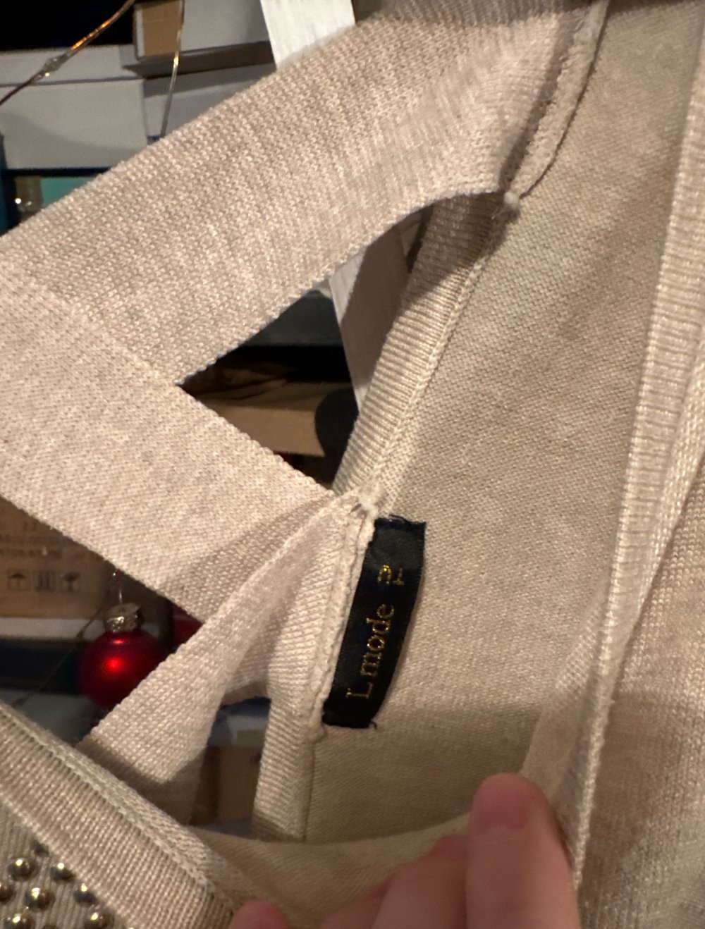 Schönes Kleid in beige