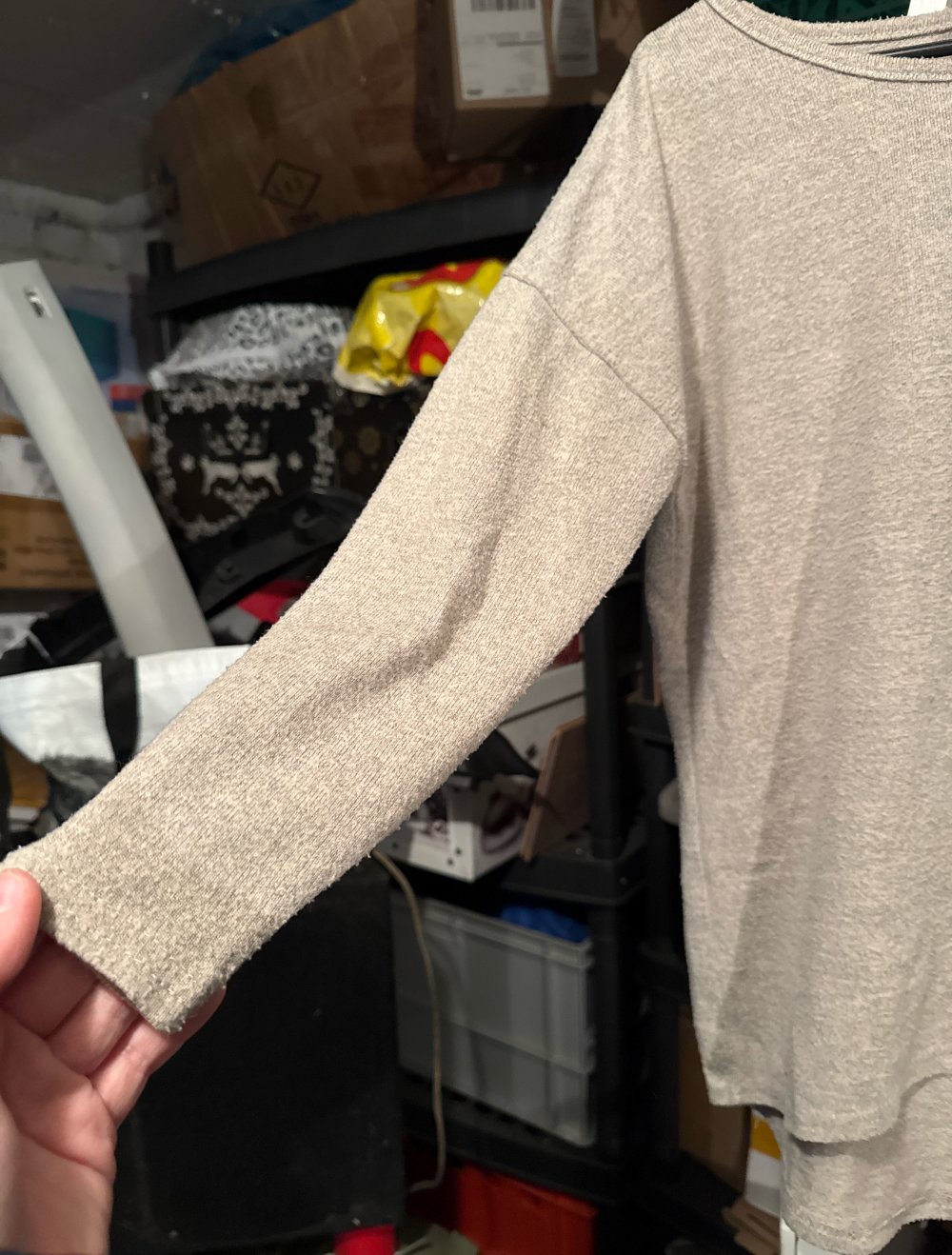 schönes Beiges Sweatshirt