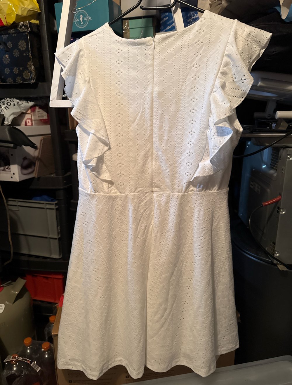 schönes weißes Kleid