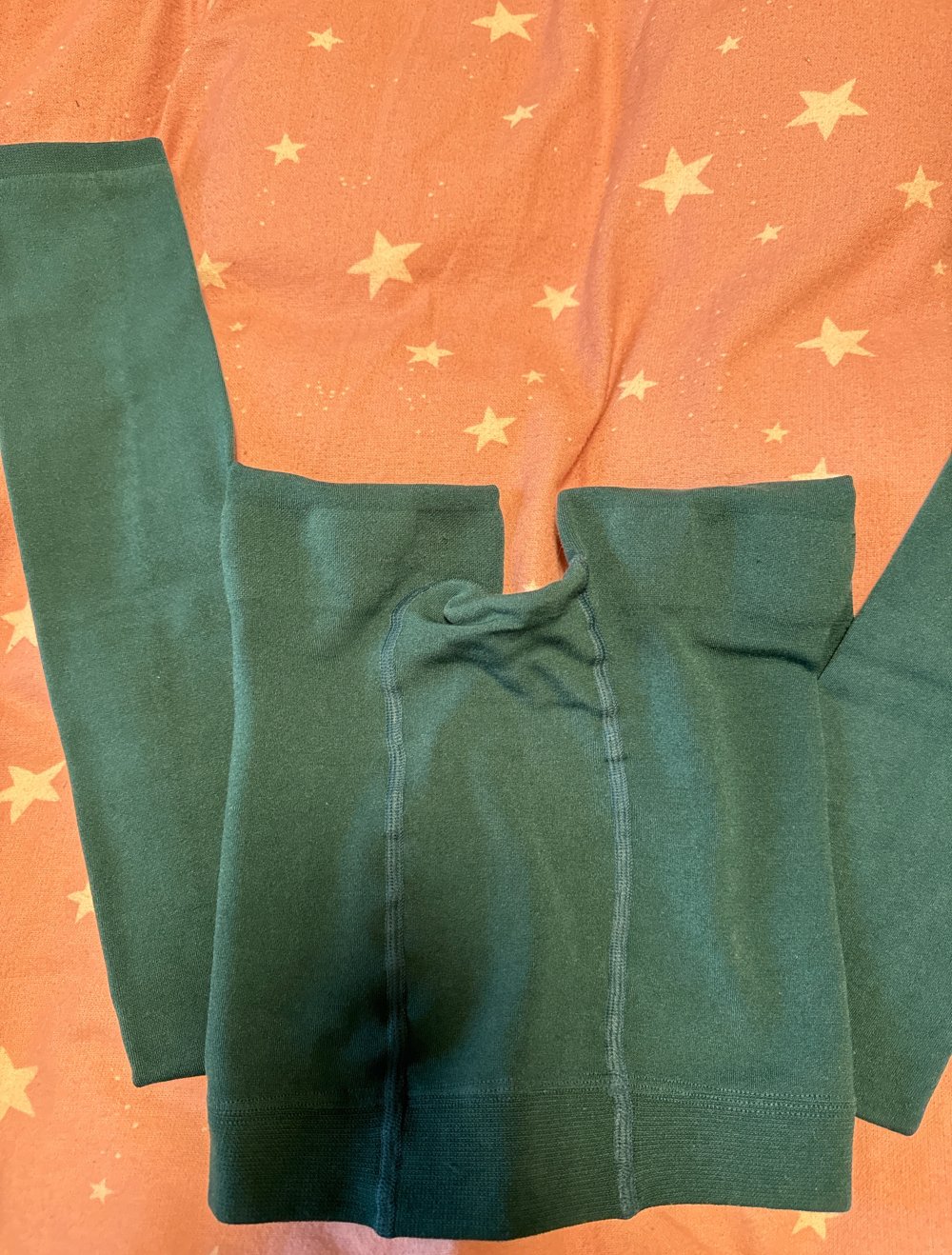 Schöne tannengrüne Winter leggins