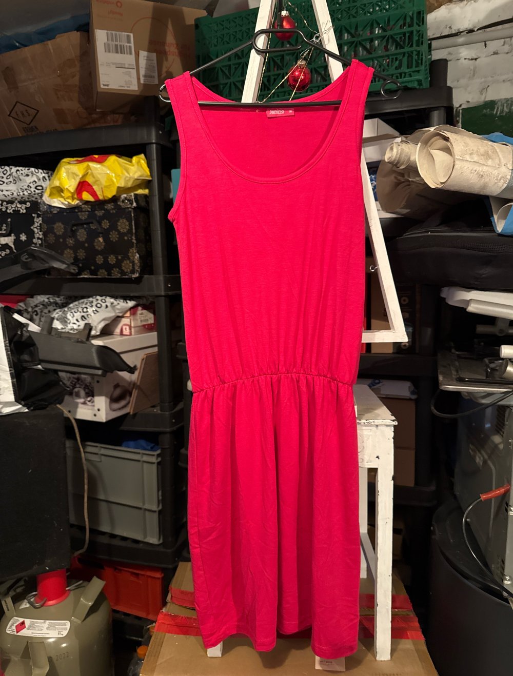 Schönes Pinkes Kleid
