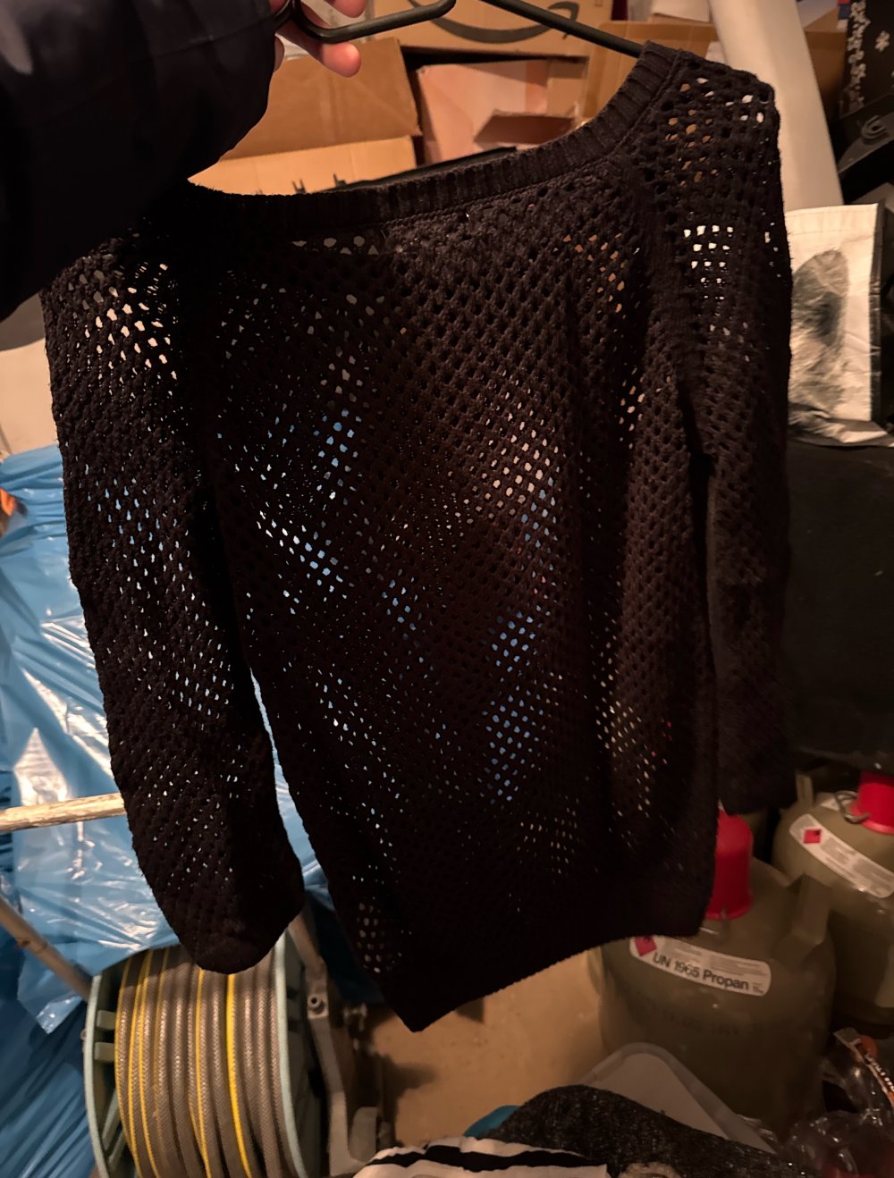 durchlöchertes Sweatshirt