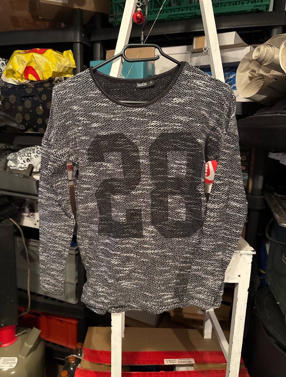schöner dünner Pullover