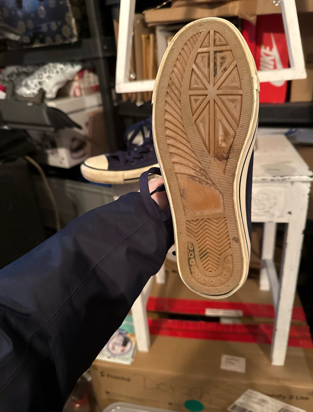 Schöner dunkel blauer hoher Chuck 37
