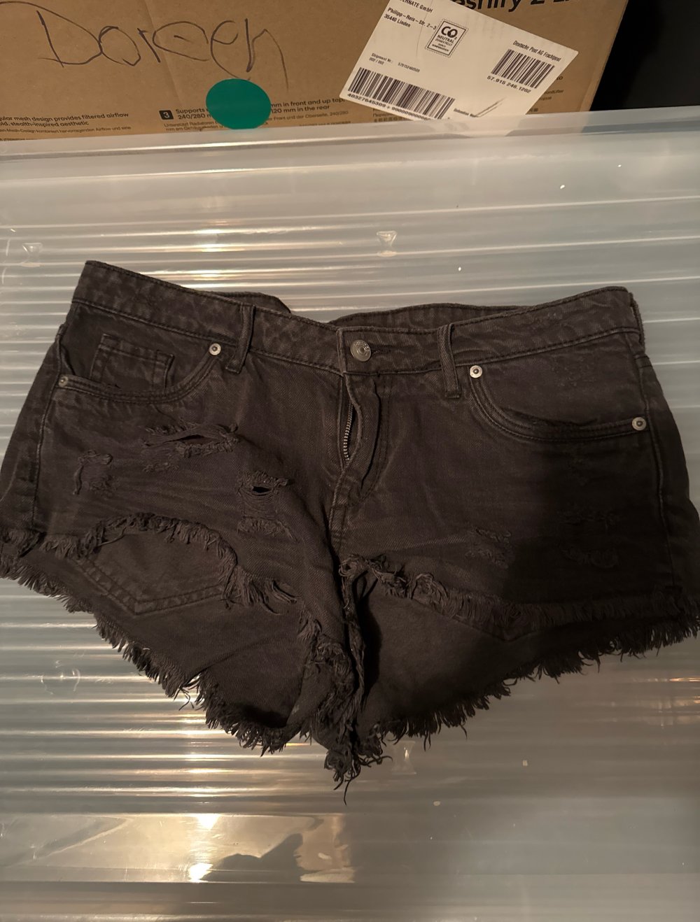 schöne kurze schwarz graue Hot Pan