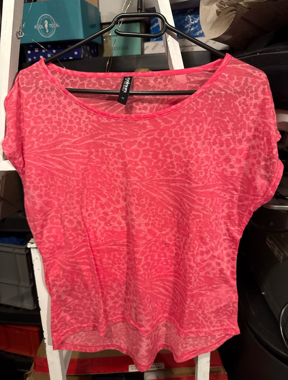 Schönes Pinkes tshirt mit Leo Print M