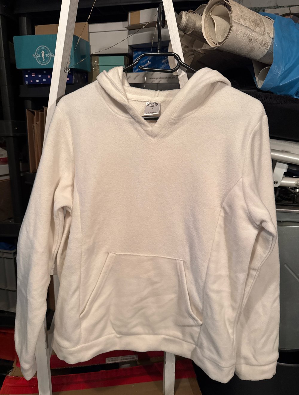 weißer Nicci Pullover mit Kapuze