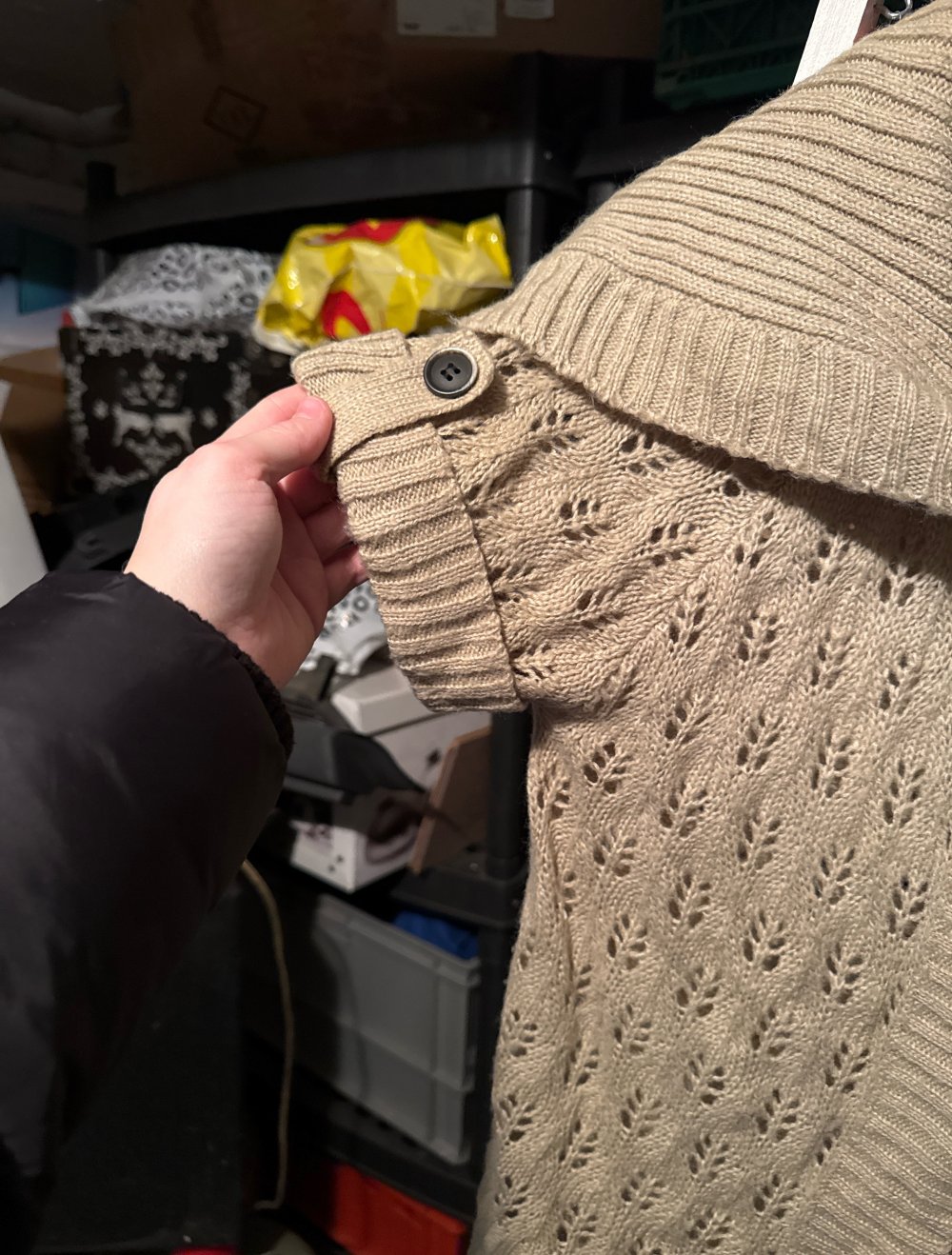 Schöne dünne Strickjacke