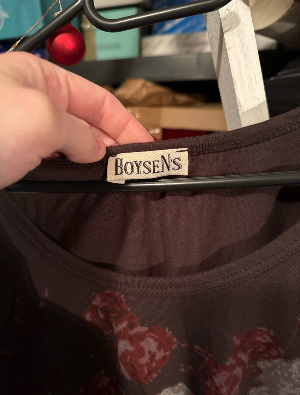 Schönes top in braun mit Blumen