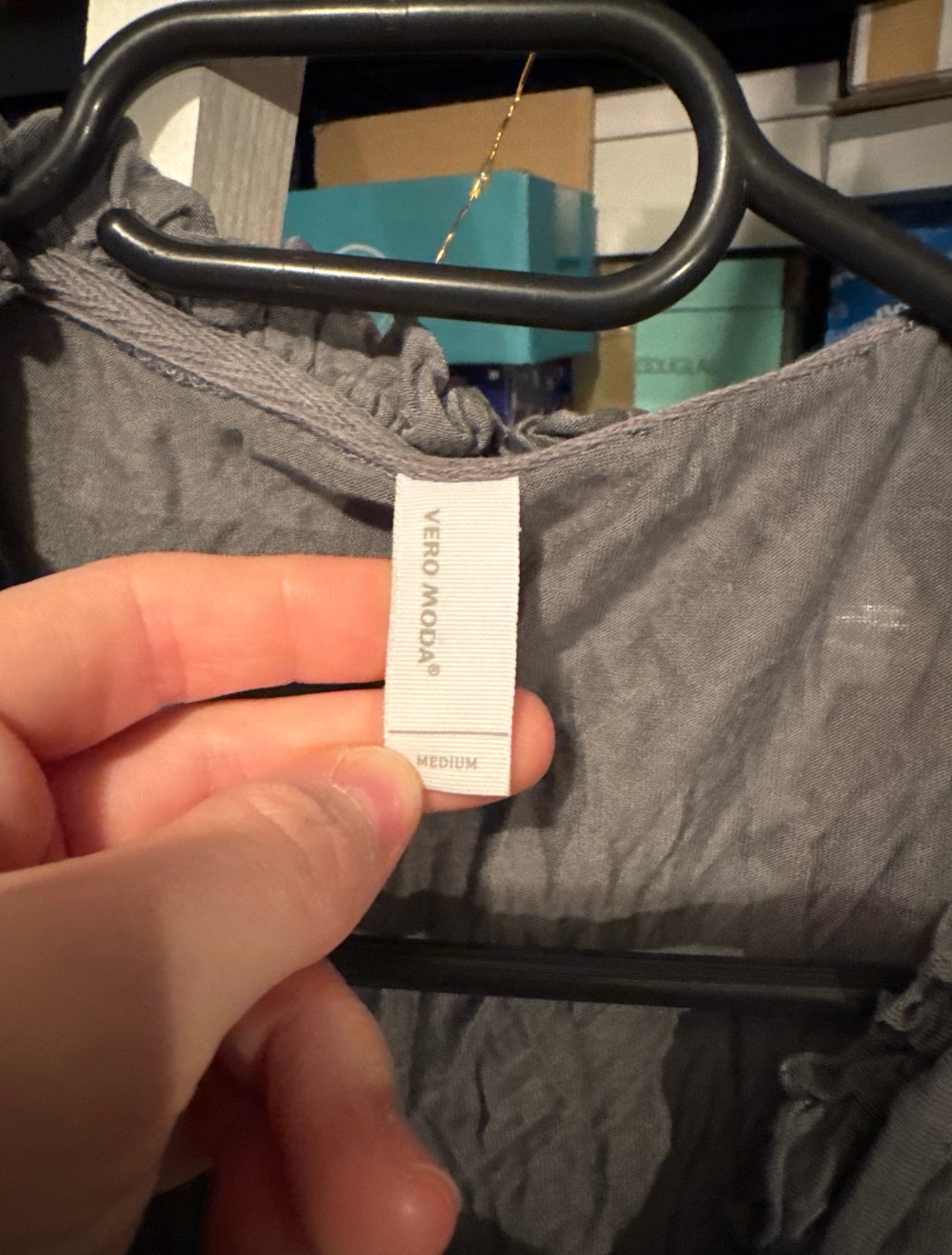 schöne graue dünne Jacke