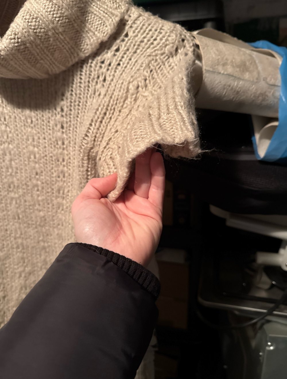 Schönes Beiges Strick Kleid