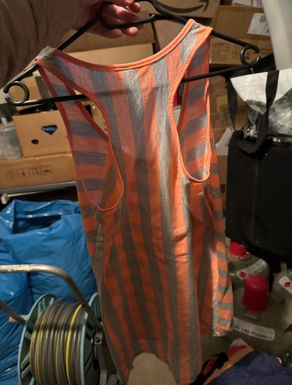 Schönes Neon graues gestreiftes top