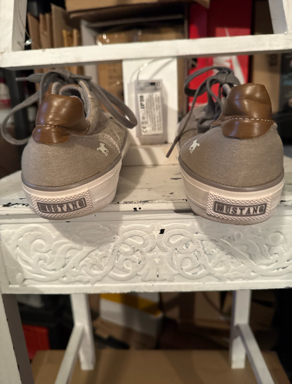 neue Mustang Chucks Größe 40