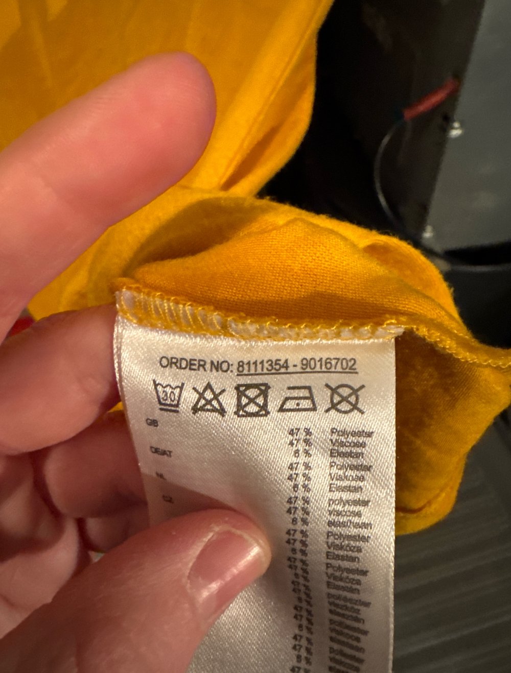 Schönes Senf gelbes tshirt S