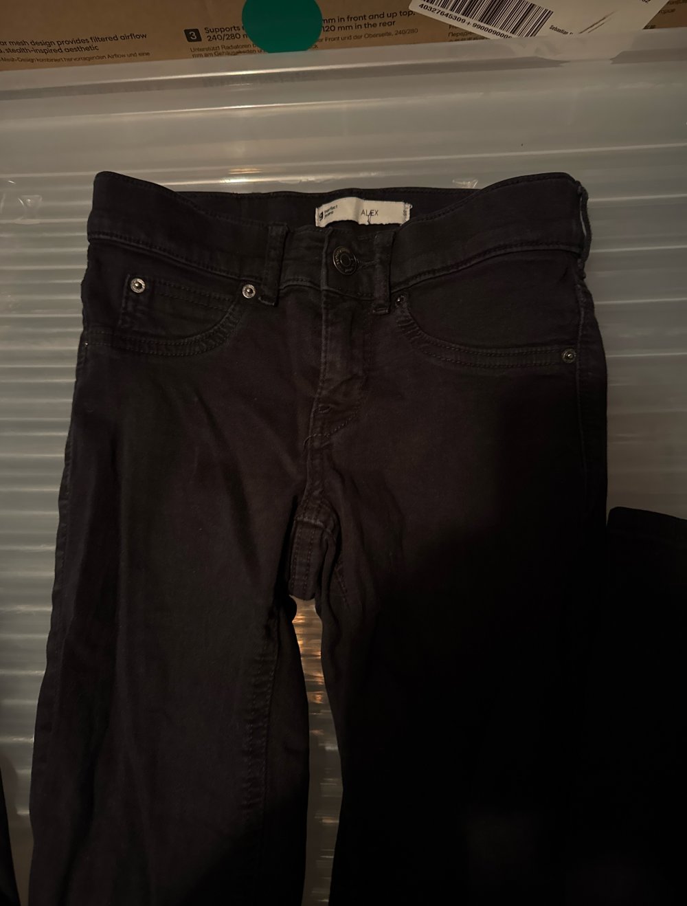 Schwarze enge Jeans Alex