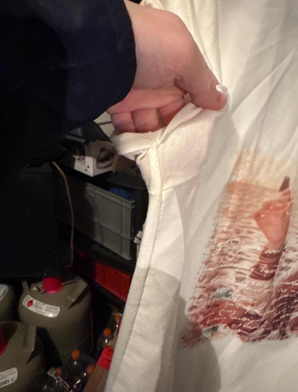 schönes tshirt mit Frau in weis