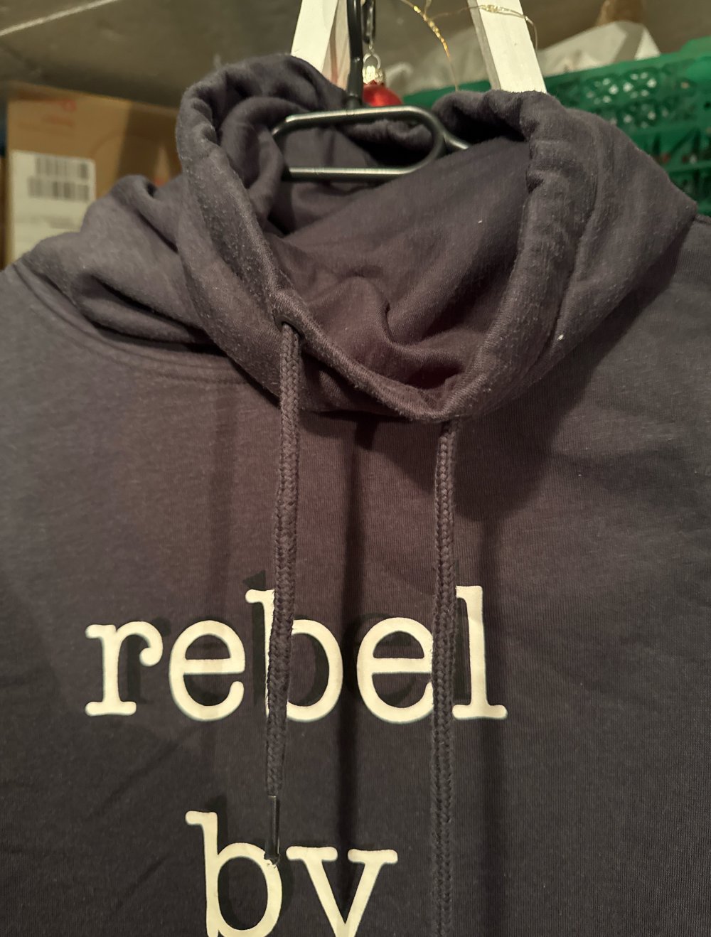 schöner warmer Pullover mit Schrift Druck