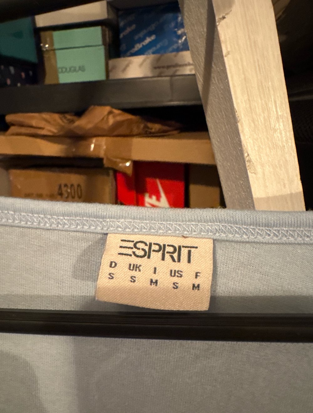 Schönes hell blaues Esprit tshirt