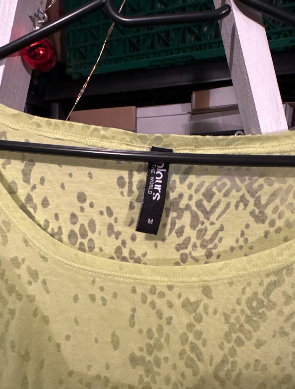 apfelgrünes tshirt mit Muster
