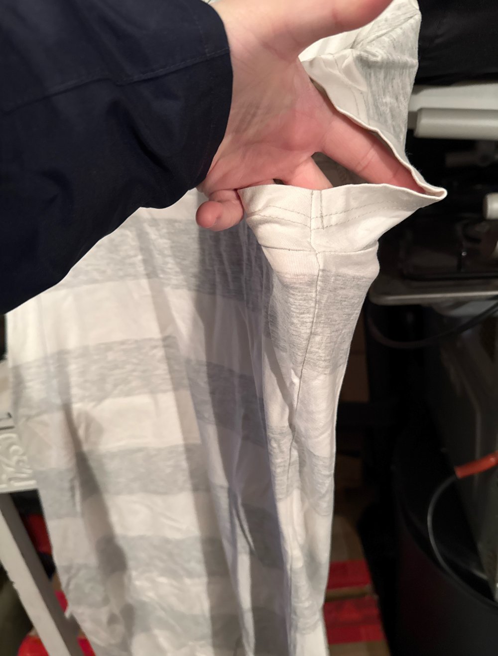 Schönes Long top grau weiß gestreift