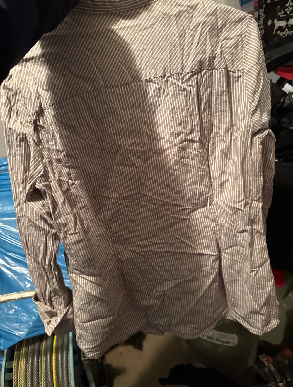 Schöne gestreifte beige weise Bluse