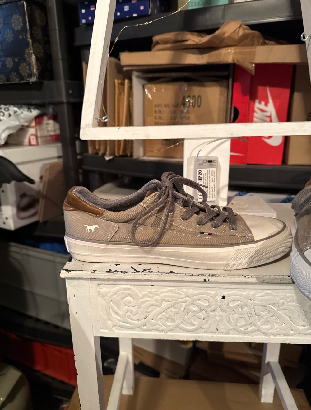 neue Mustang Chucks Größe 40