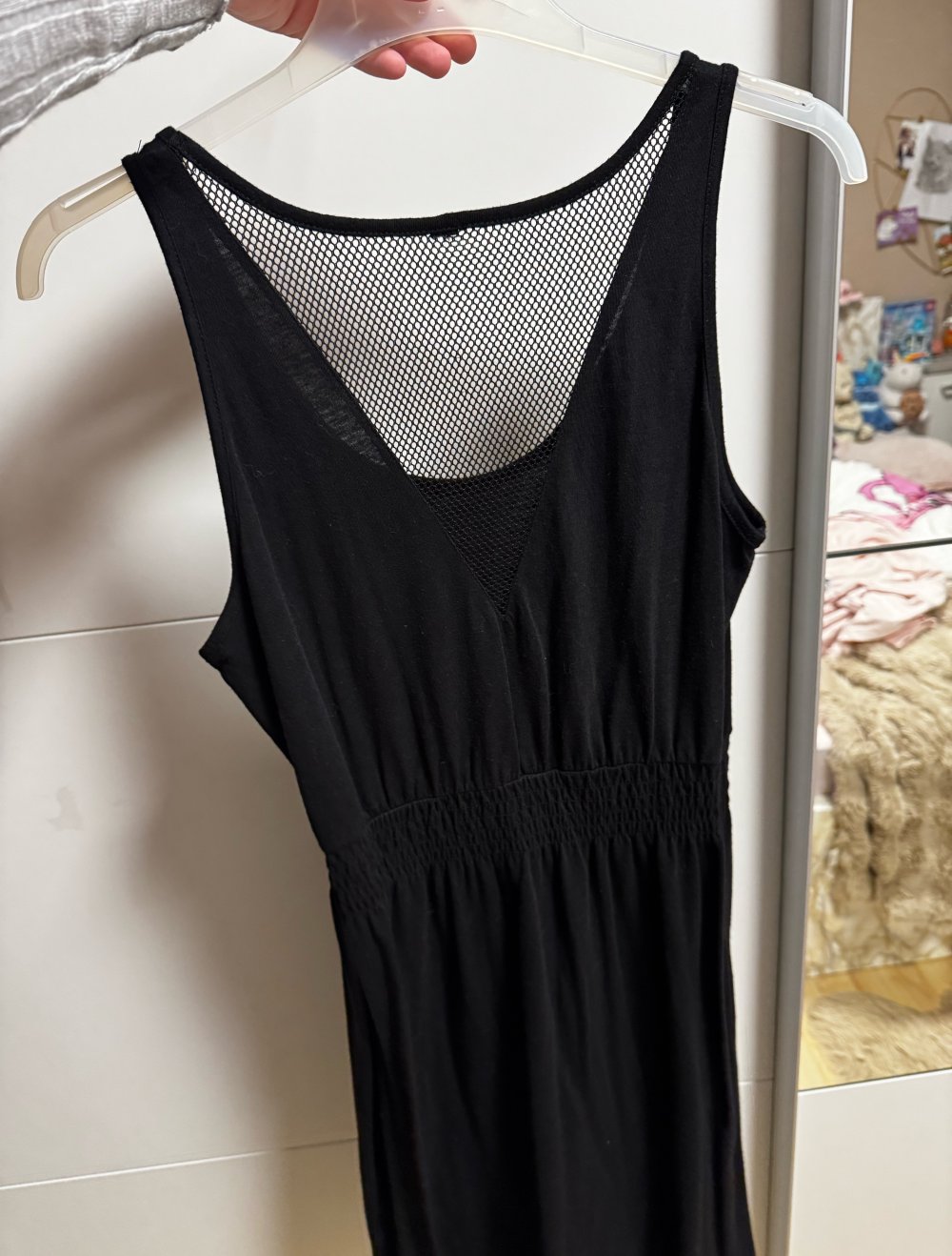 Schwarzes Kleid