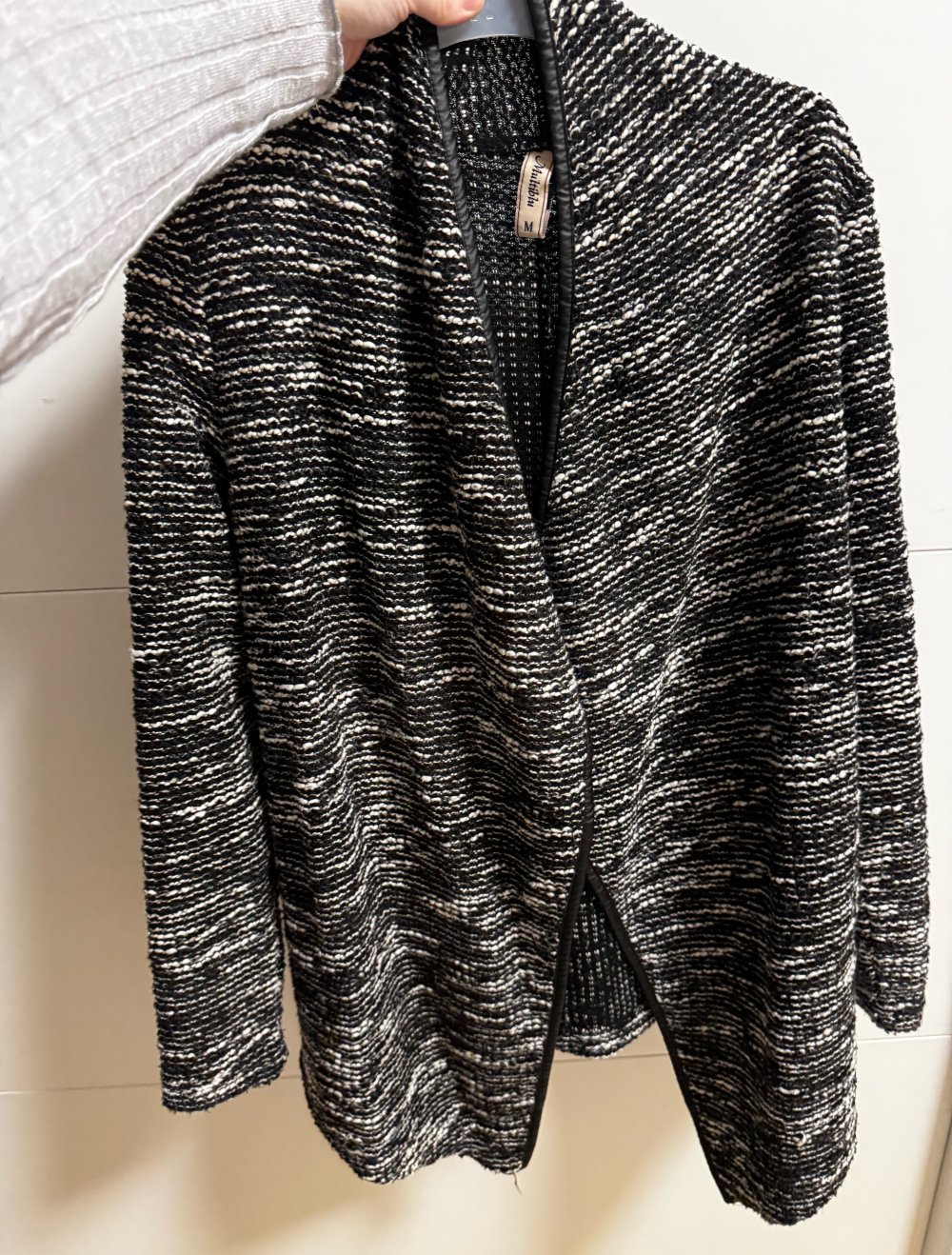 Schwarz weißer Cardigan