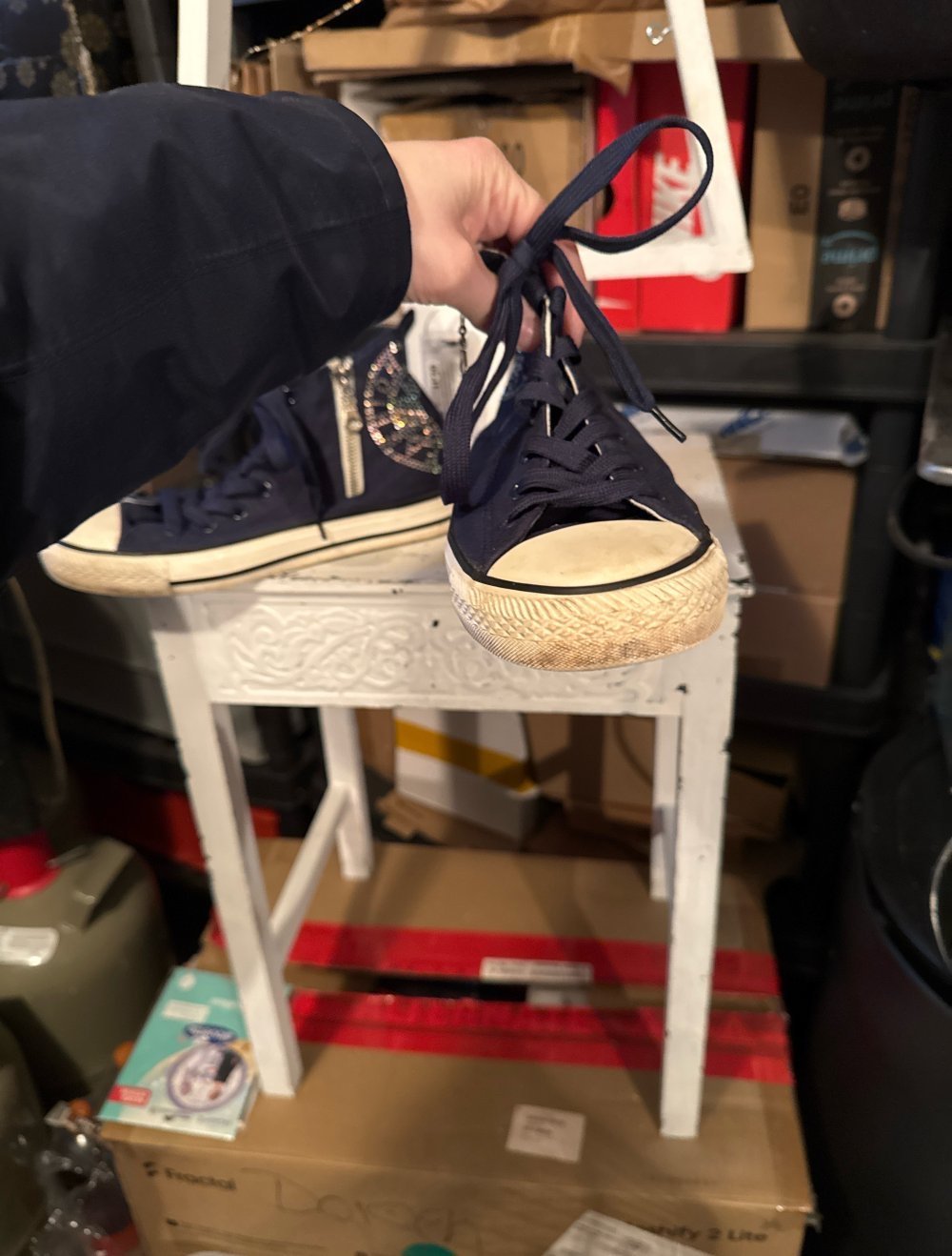 Schöner dunkel blauer hoher Chuck 37