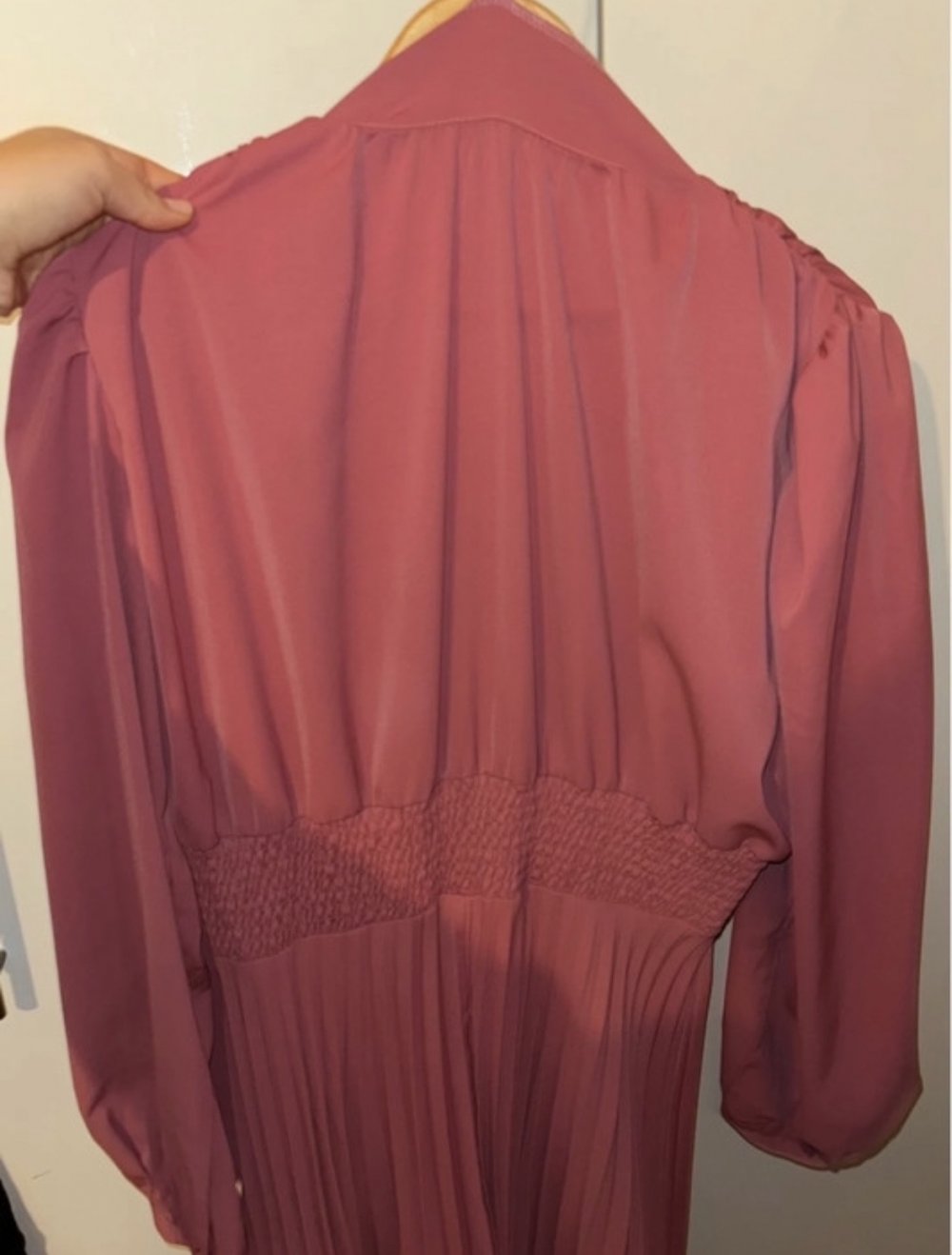 Korallenrotes Abendkleid