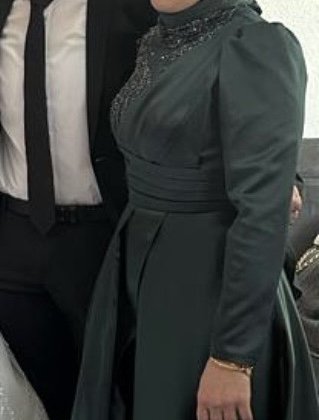 Grünes langes Abendkleid