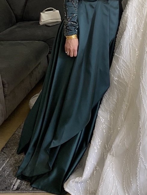 Grünes langes Abendkleid